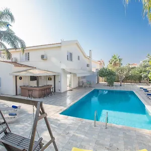 Papaya Royal Villa Ayia Napa