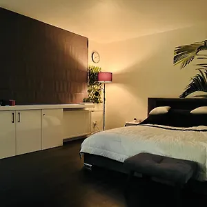 https://apartament-paska-5.warsawhotelspoland.com